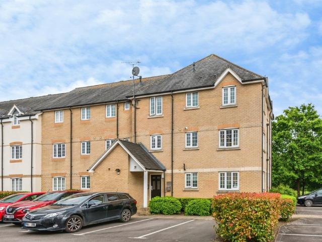 Flat for sale in Littlemore Park, The Slade