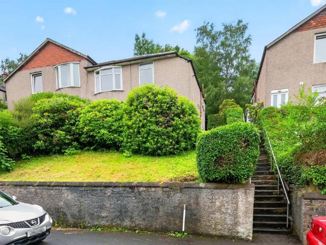 Flat for sale in King's Park, Scotland