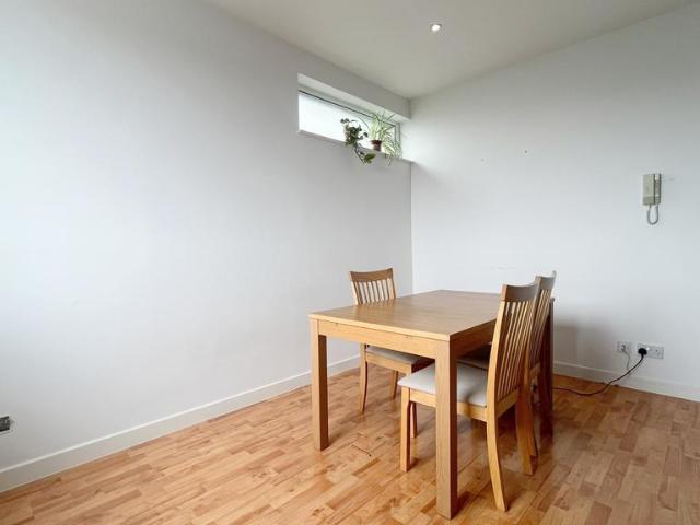 Flat for sale in London Borough of Croydon, Greater London