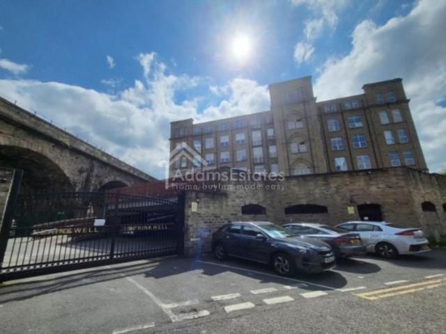 Flat for sale in Eightlands, Dewsbury