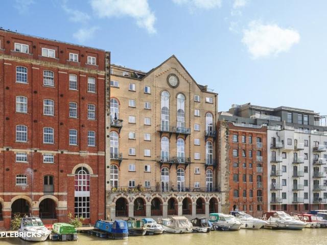 Flat for sale in Finzels Reach, Bristol