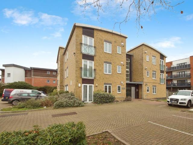 Flat for sale in Greater London
