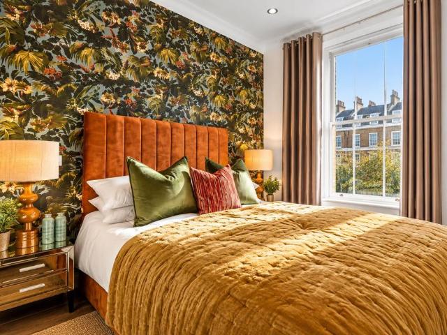 Flat for sale in Royal Borough of Kensington and Chelsea, Greater London