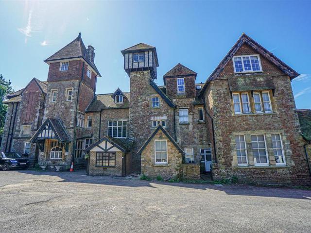 Flat for sale in Blacklands, Guestling Green