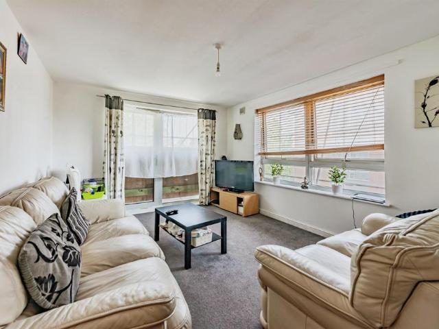 Flat for sale in Northgate, Glynde