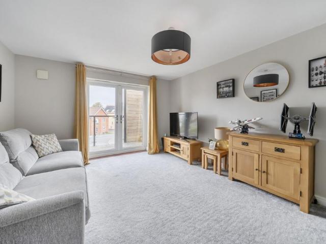 Flat for sale in The Parks, Bracknell