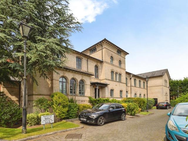 Flat for sale in Georgia, Greater Manchester