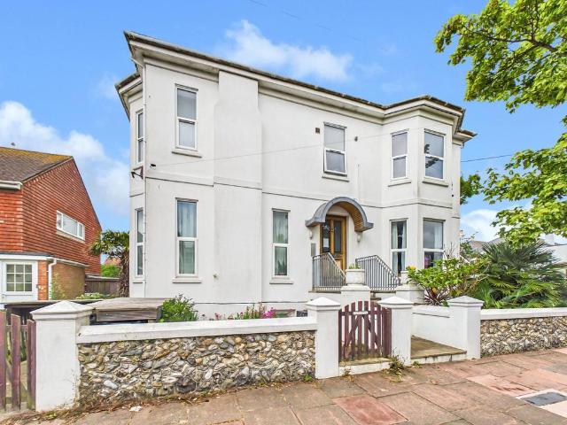 Flat for sale in Worthing, West Sussex