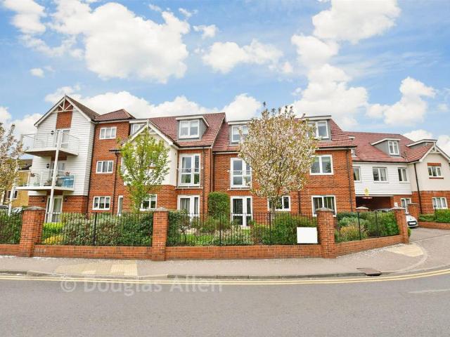 Flat for sale in Epping, Essex