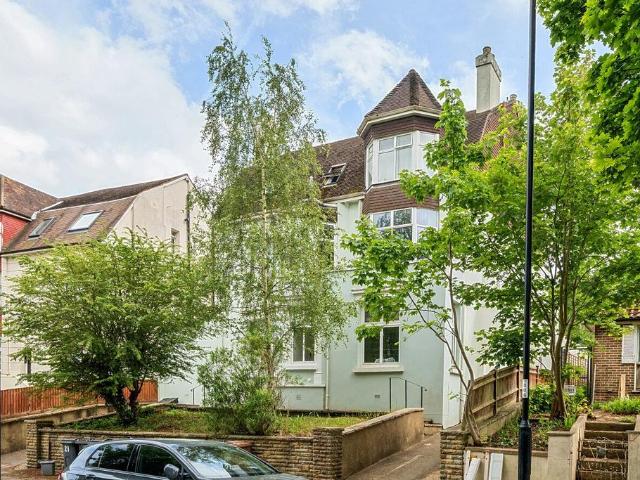 Flat for sale in Upper Sydenham, Greater London