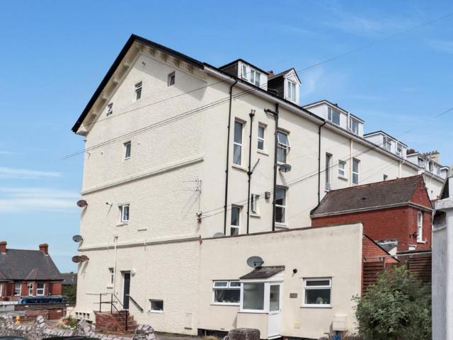 Flat for sale in Withycombe, Budlake