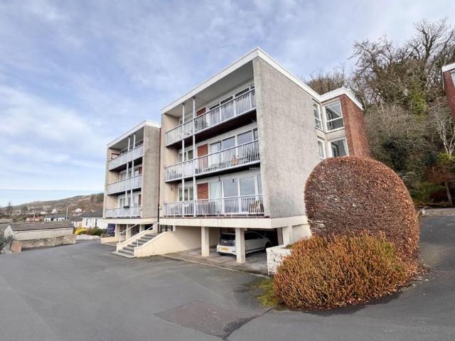 Flat for sale in Largs, Scotland