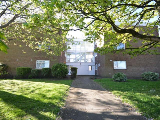 Flat for sale in Cheadle, Greater Manchester