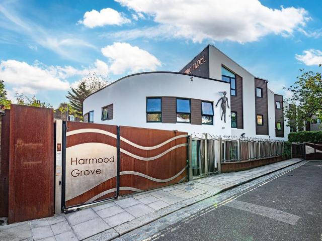 Flat for sale in Maitland Park, Greater London