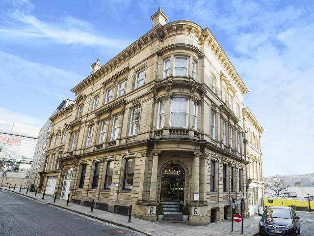 Flat for sale in Boothtown, Halifax