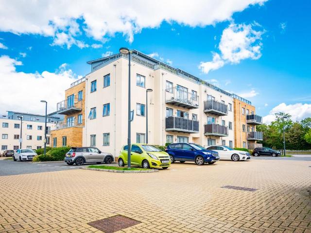 Flat for sale in Wickford