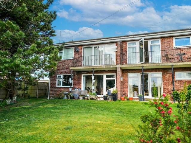 Flat for sale in Comers, Norfolk
