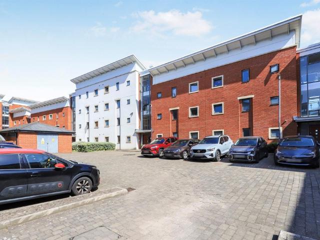 Flat for sale in Bilston, West Midlands