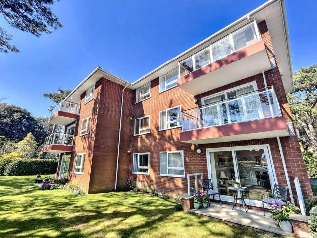 Flat for sale in Wick, Bournemouth