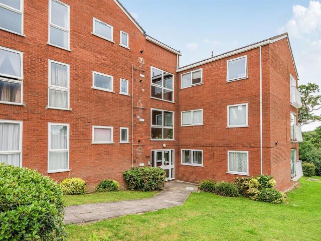 Flat for sale in Greater London