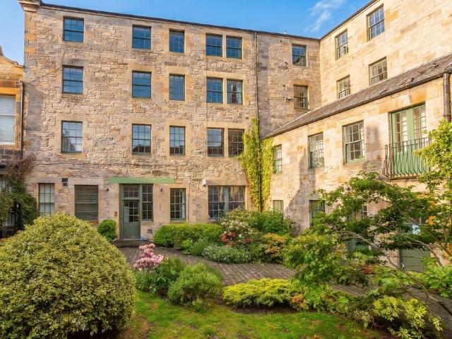 Flat for sale in Leith Links, Scotland