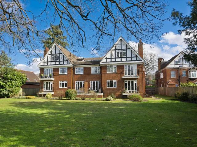 Flat for sale in Weybridge, Elmbridge