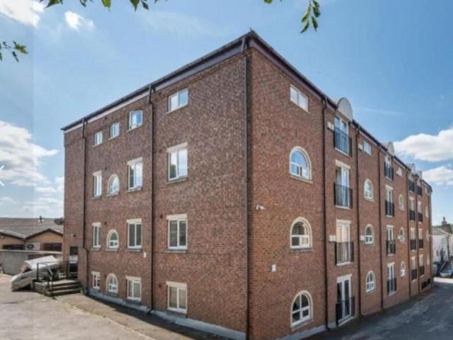 Flat for sale in Firthcliffe, Heckmondwike
