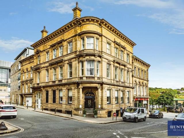 Flat for sale in Woolshops, Calderdale