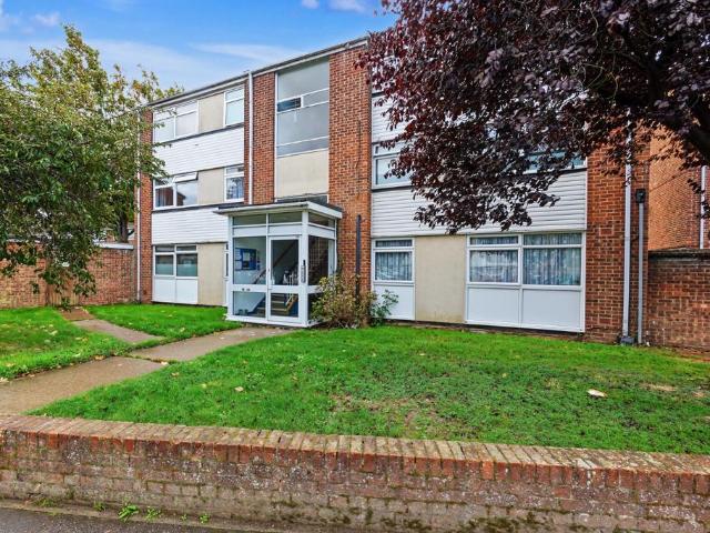 Flat for sale in Rainham, Gillingham