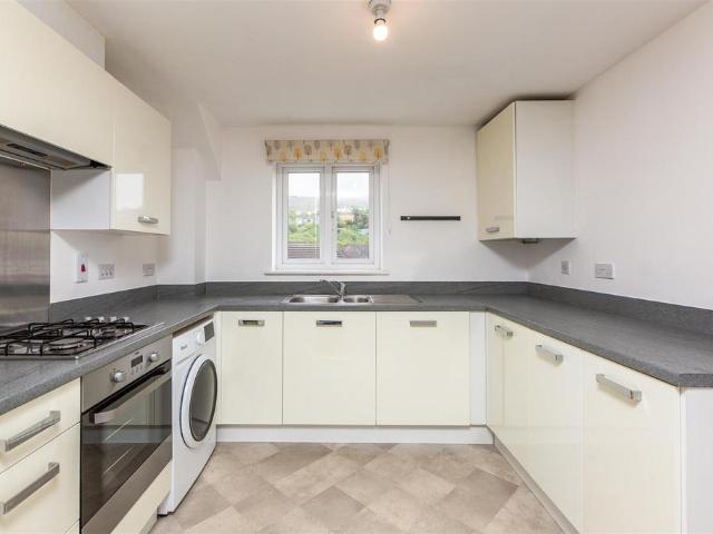 Flat for sale in Waun-wen, Nangreaves