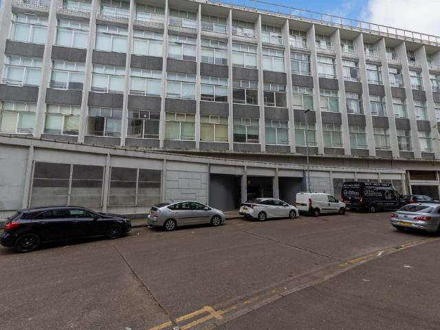 Flat for sale in St Matthew's, Old Wharf