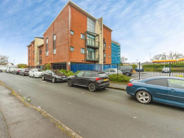 Flat for sale in Georgia, Greater Manchester