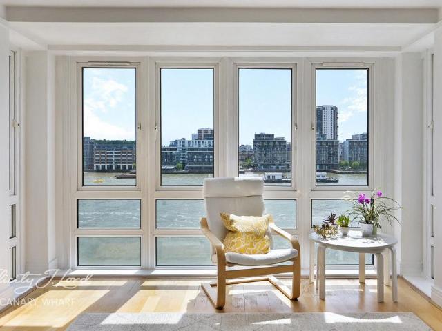 Flat for sale in Isle Of Dogs, Isle Of Man
