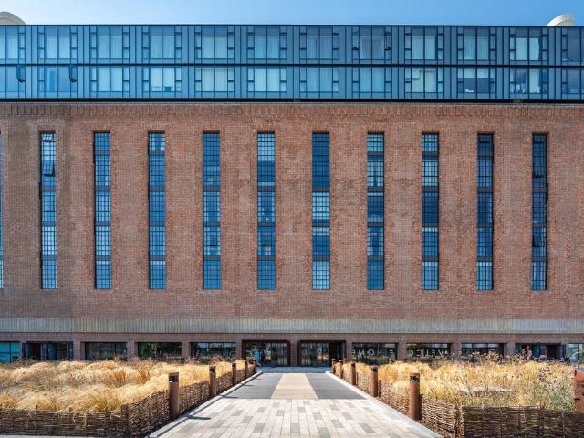 Flat for sale in Nine Elms, Greater London