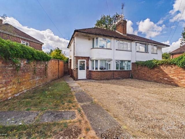 Flat for sale in Whitley, Reading