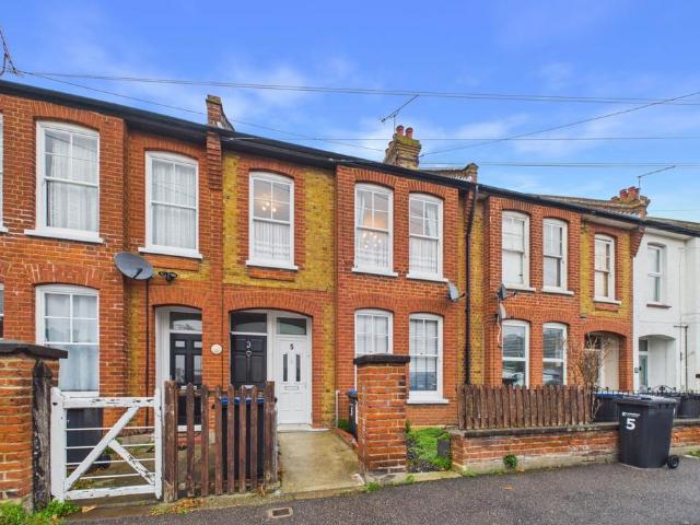 Flat for sale in Hunter's Forstal, Canterbury