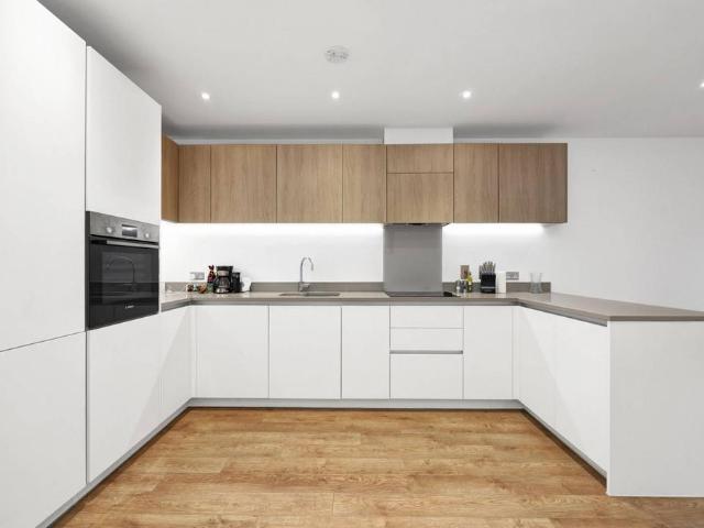 Flat for sale in Bromley-by-Bow, Bow