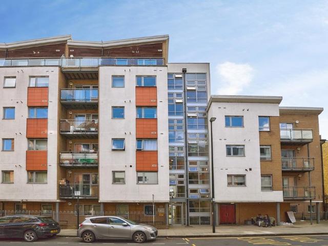 Flat for sale in Bromley-by-Bow, Poplar Grove