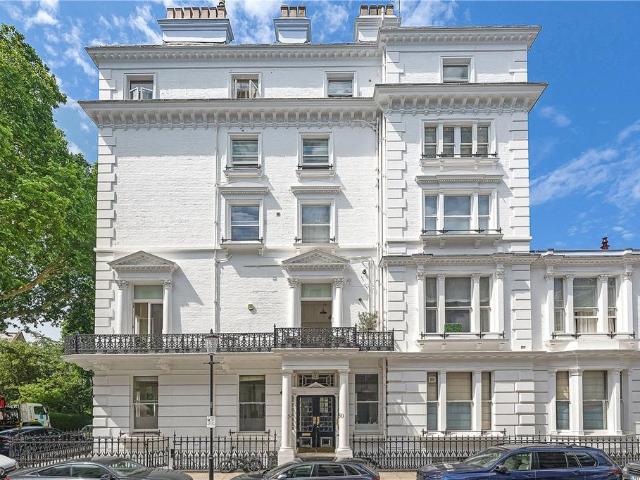 Flat for sale in South Kensington, Greater London