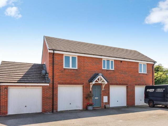 Flat for sale in Penhill, Swindon