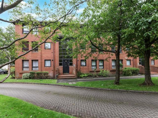 Flat for sale in North Woodside, Firhill