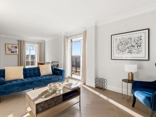 Flat for sale in Westminster, Greater London