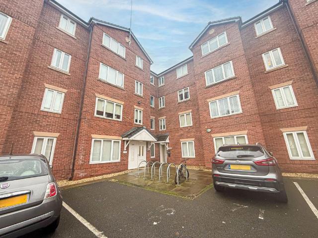Flat for sale in Calderstones