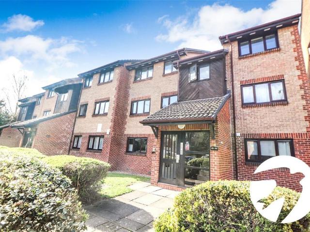 Flat for sale in Northumberland Heath, Greater London
