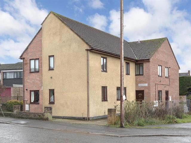 Flat for sale in Trowbridge