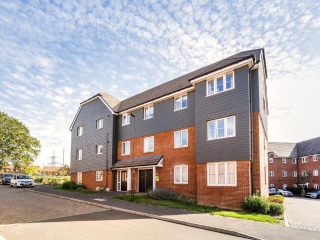 Flat for sale in Billingshurst, Horsham