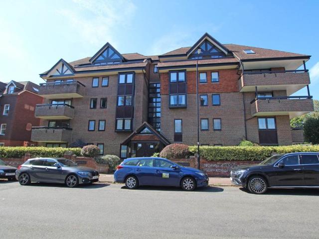 Flat for sale in Eastbourne, East Sussex