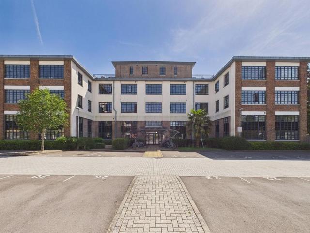 Flat for sale in Farnborough, Hampshire