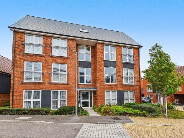 Flat for sale in Bourne Vale, Kent