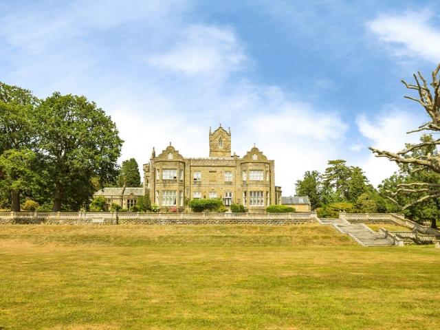 Flat for sale in Goose Green, Horsham